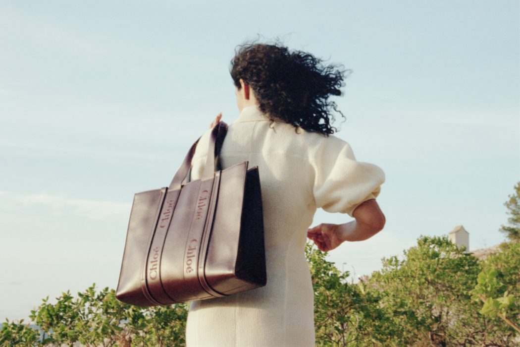 THE WOODY LEATHER TOTE’S LATEST SHADES