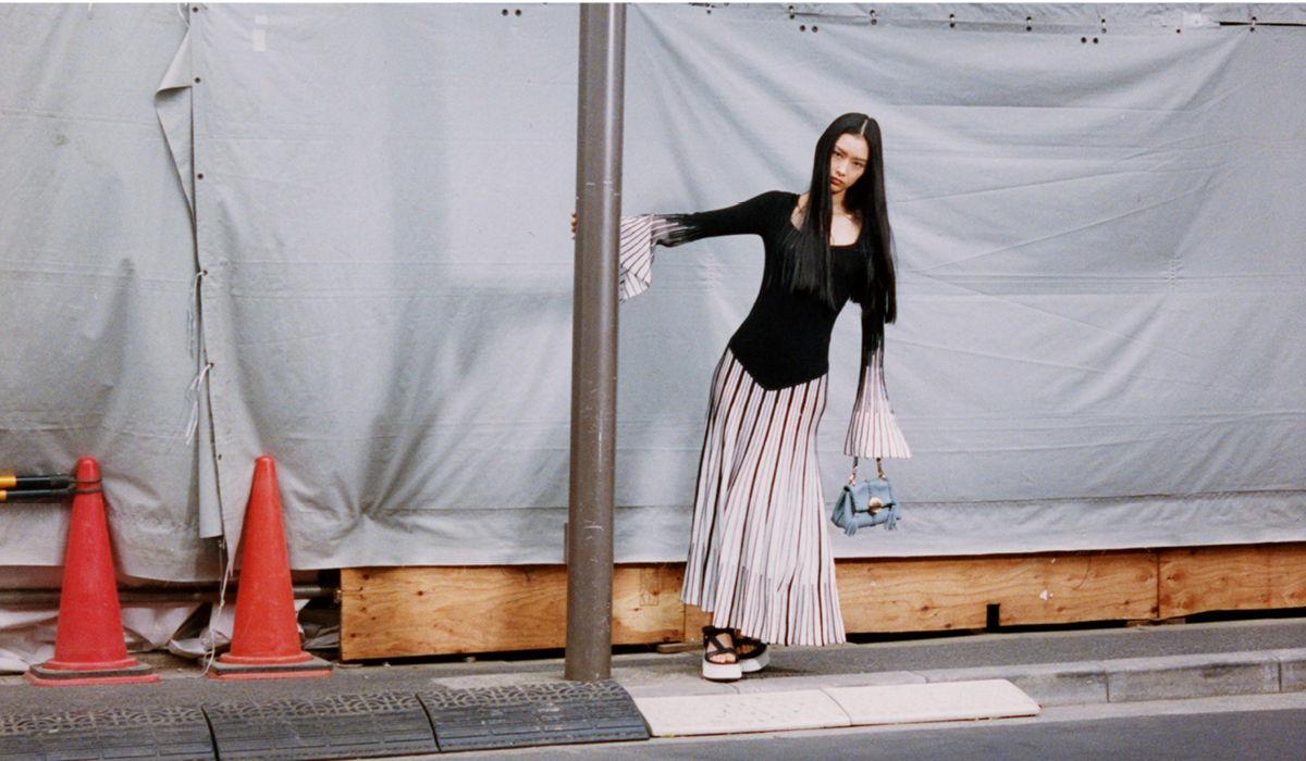 CHLOÉ’S URBAN ELEGANCE